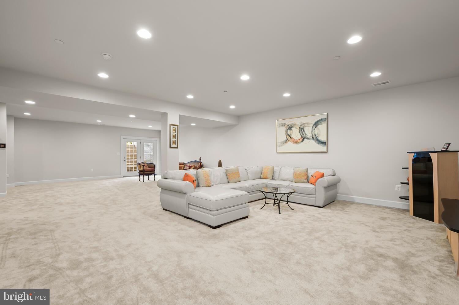 FAIRLANE FARM - Residential