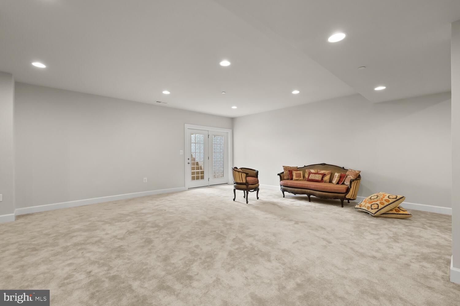 FAIRLANE FARM - Residential