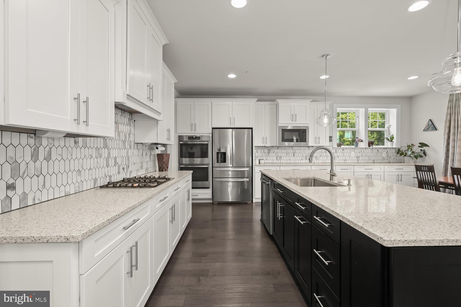 FAIRLANE FARM - Residential