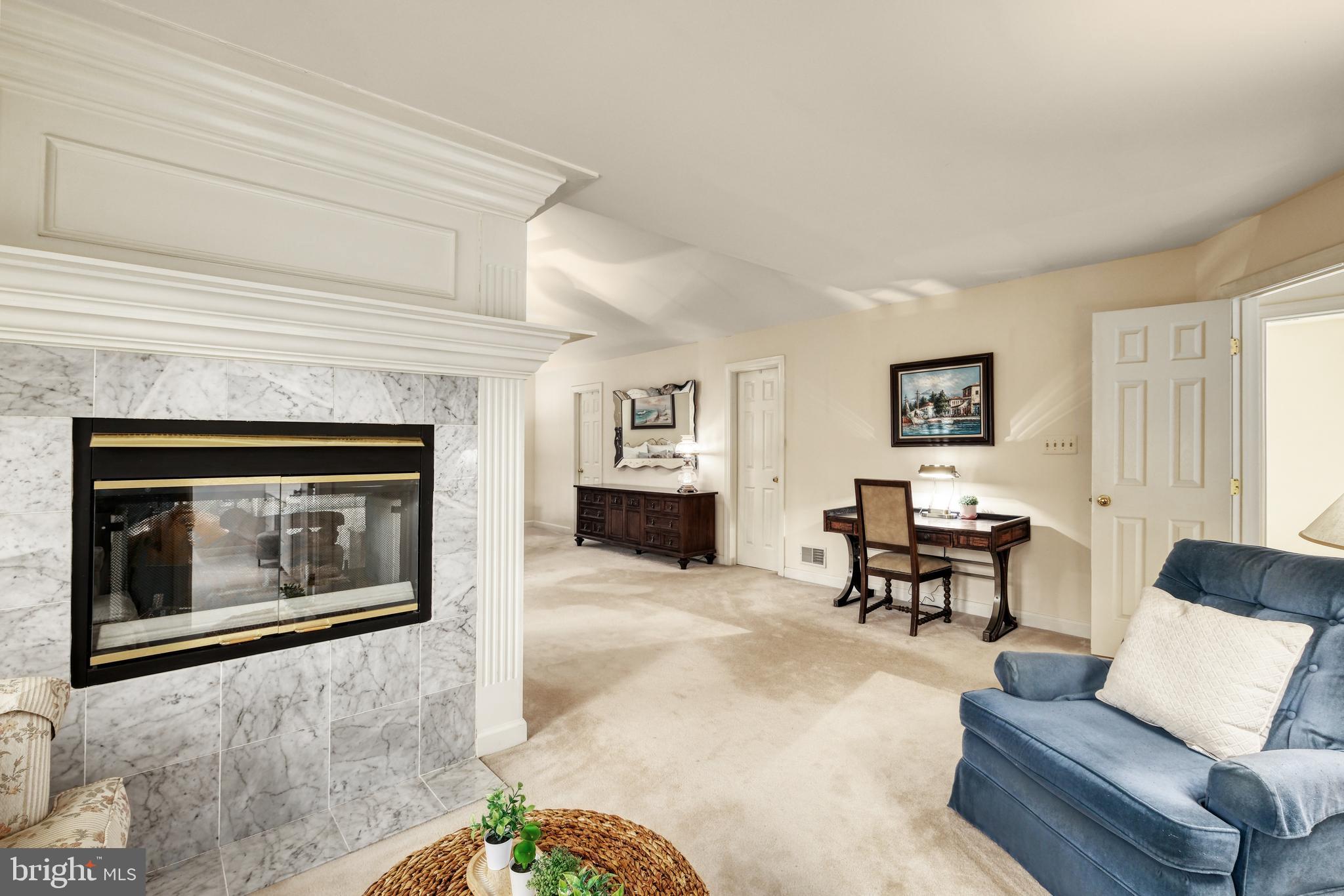 CROSSPOINTE - Residential