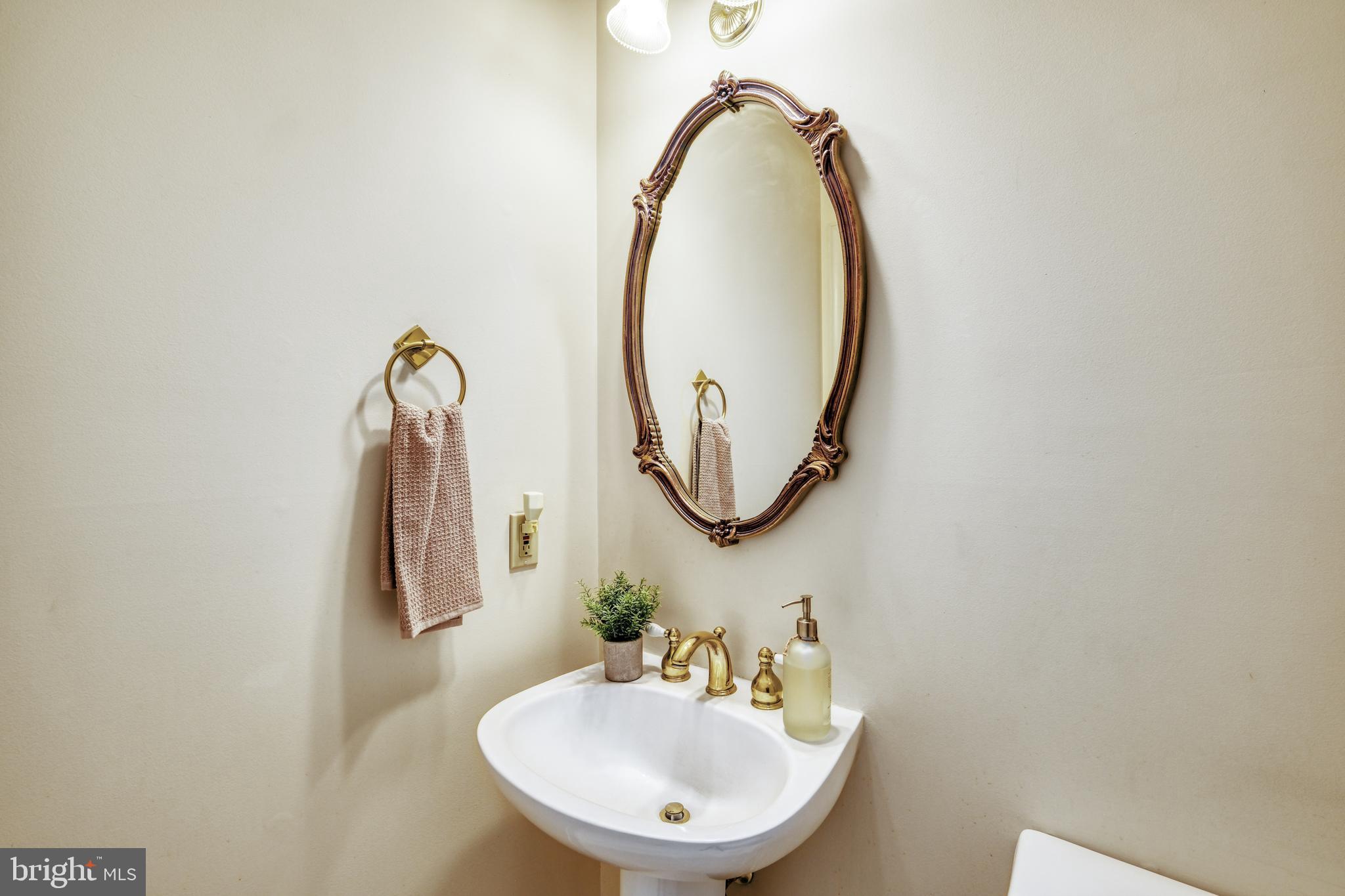 CROSSPOINTE - Residential