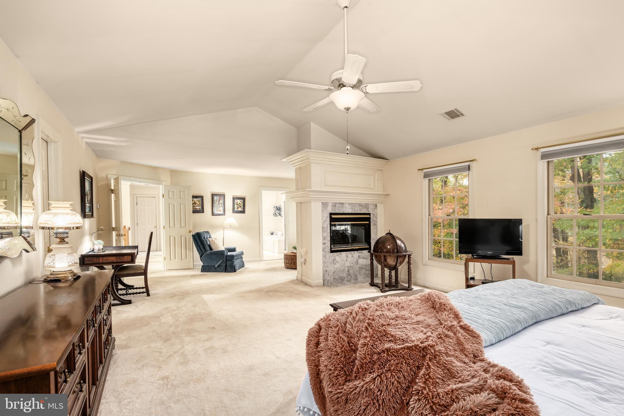 CROSSPOINTE - Residential