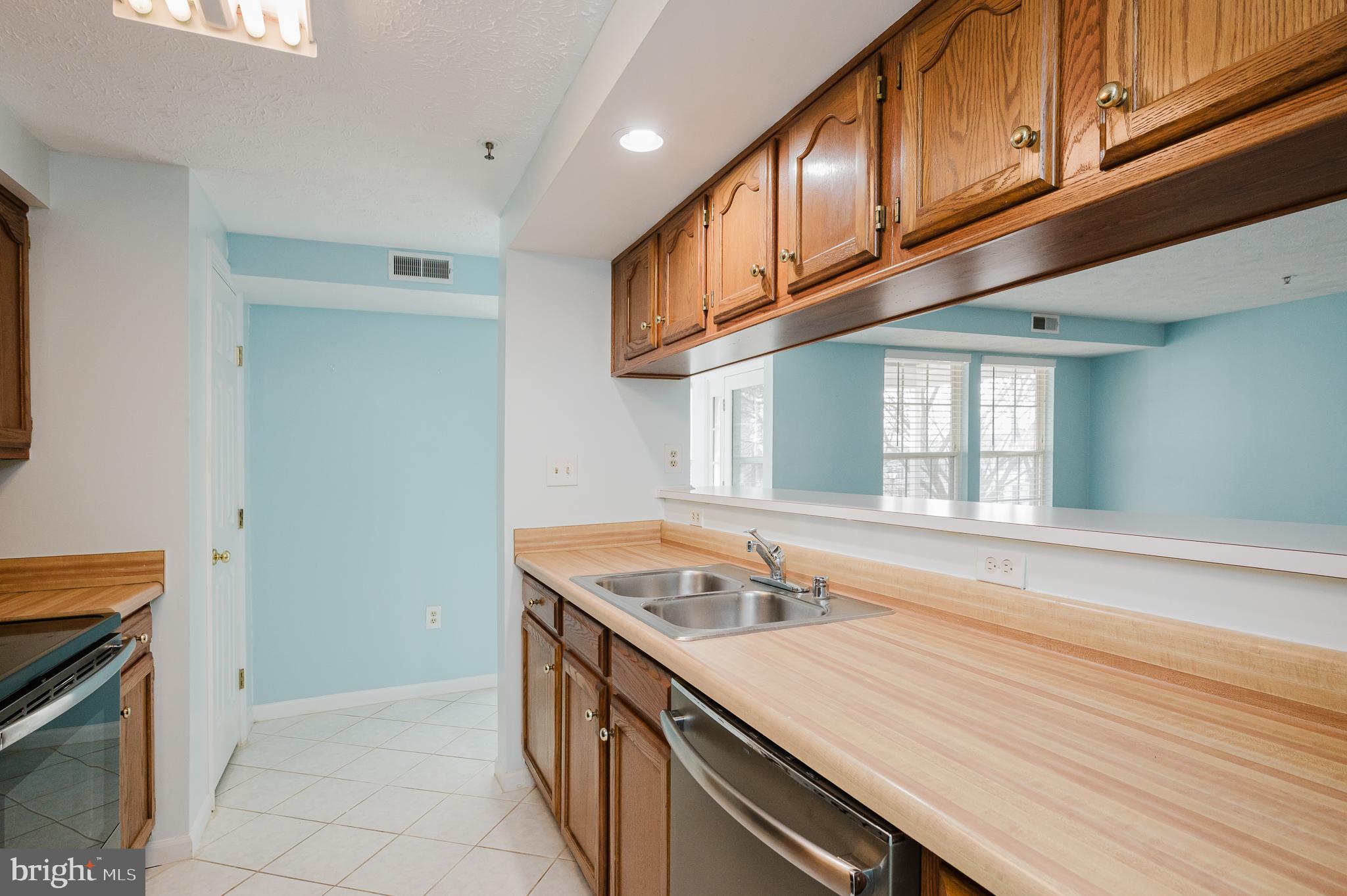 RIVERSIDE - Residential Lease