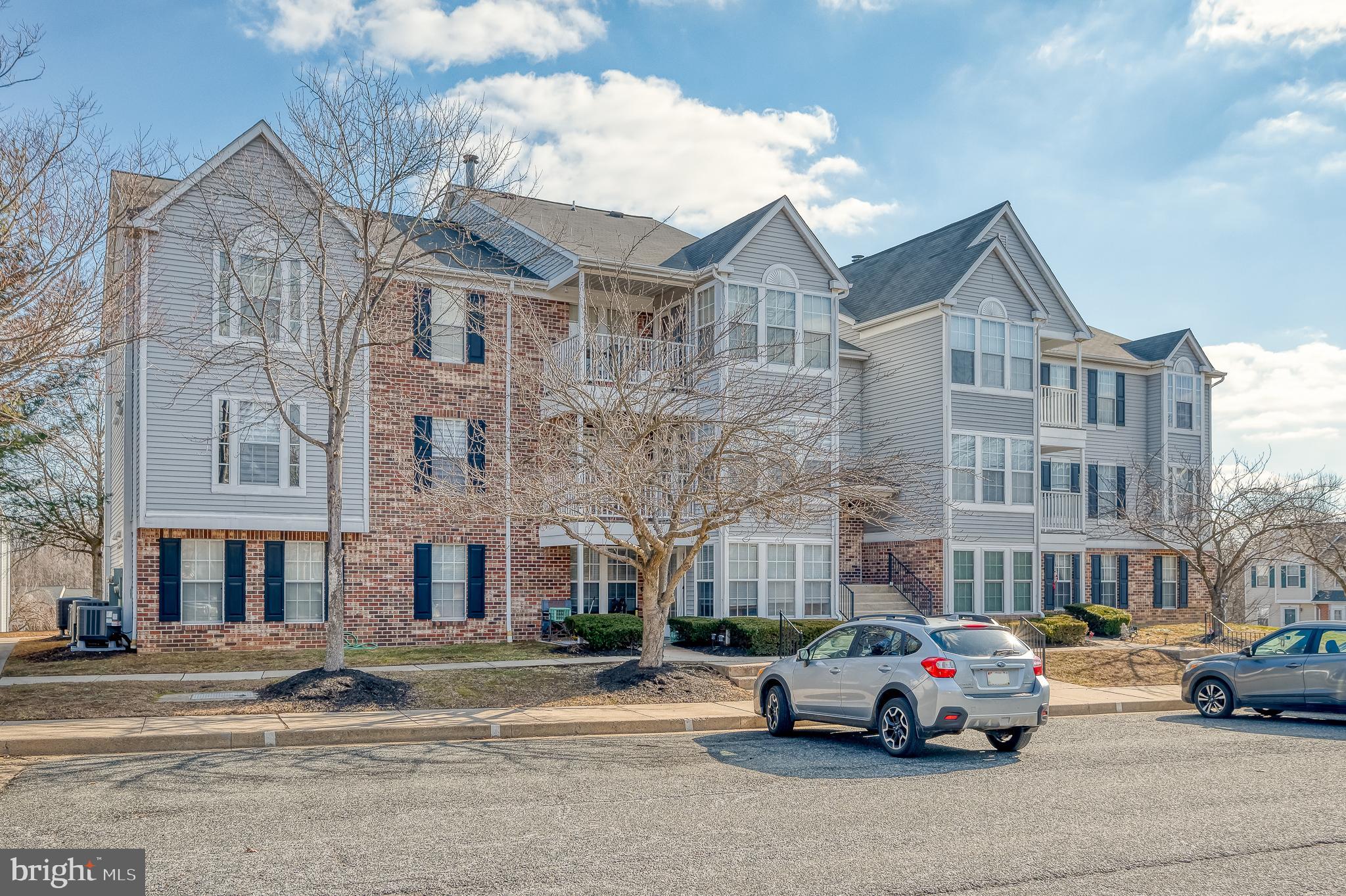 RIVERSIDE - Residential Lease