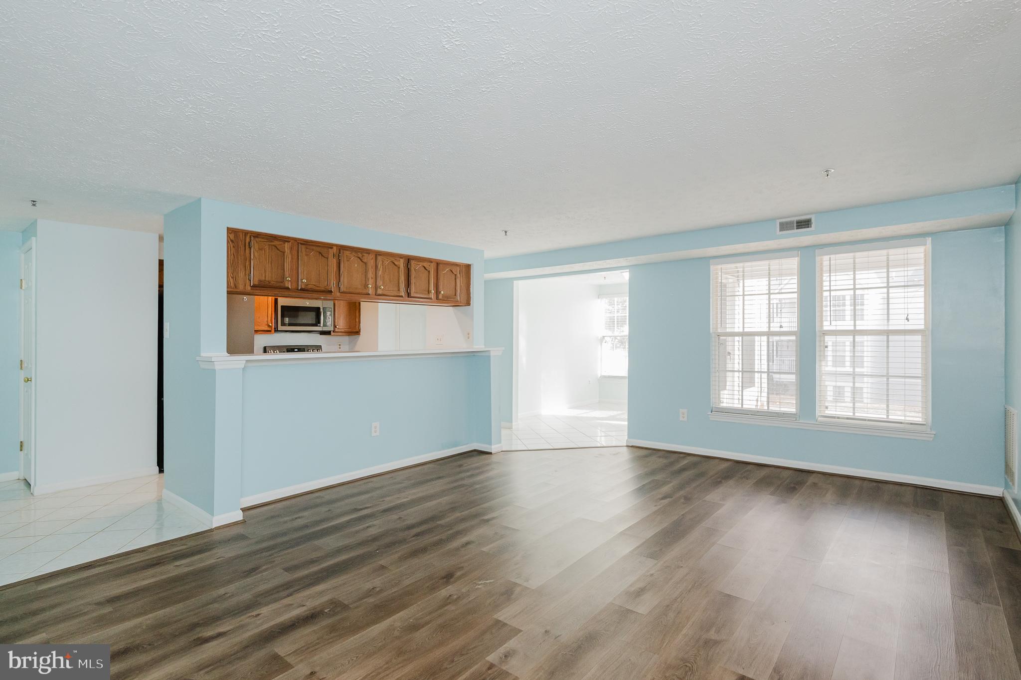 RIVERSIDE - Residential Lease