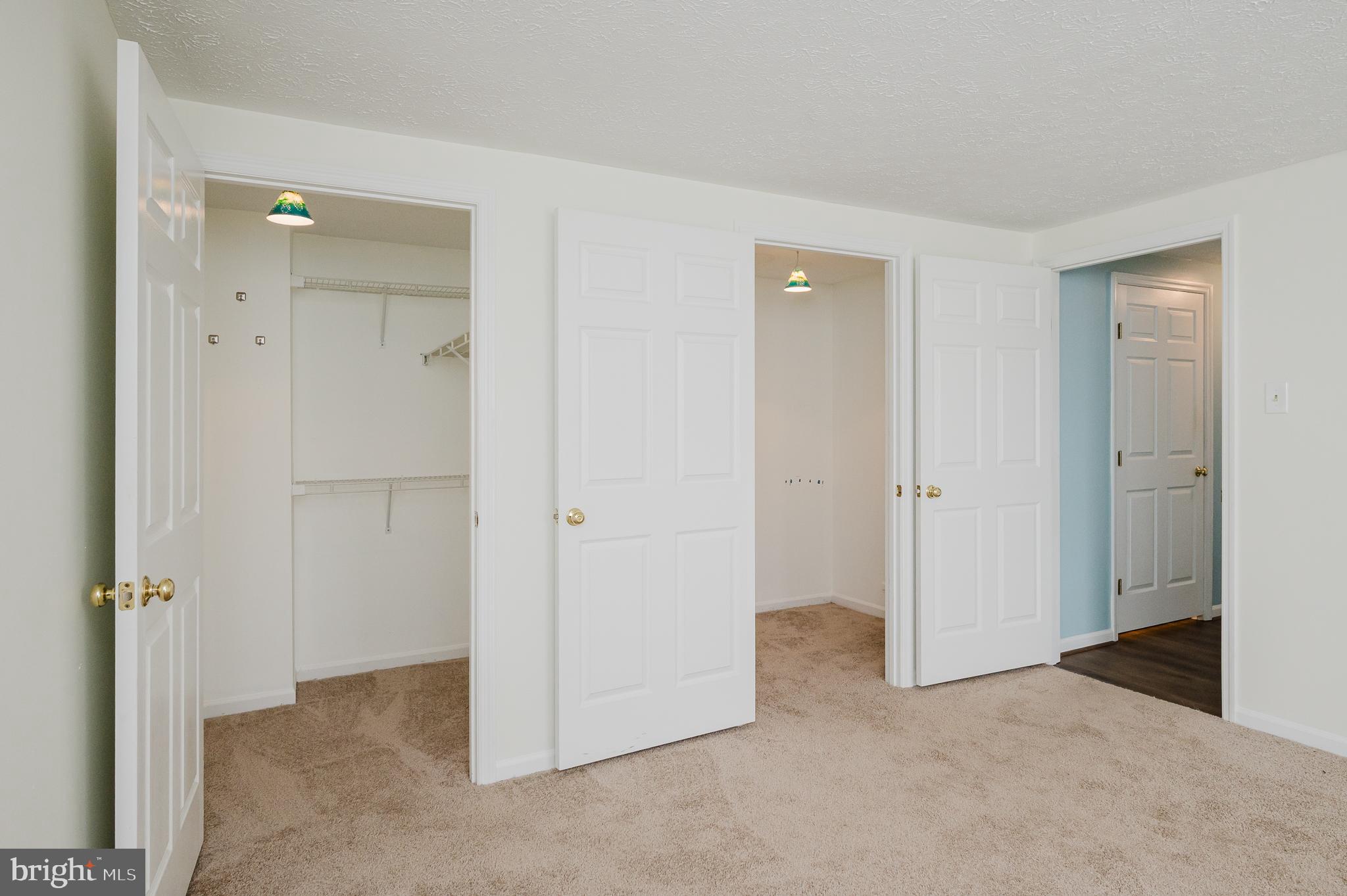 RIVERSIDE - Residential Lease