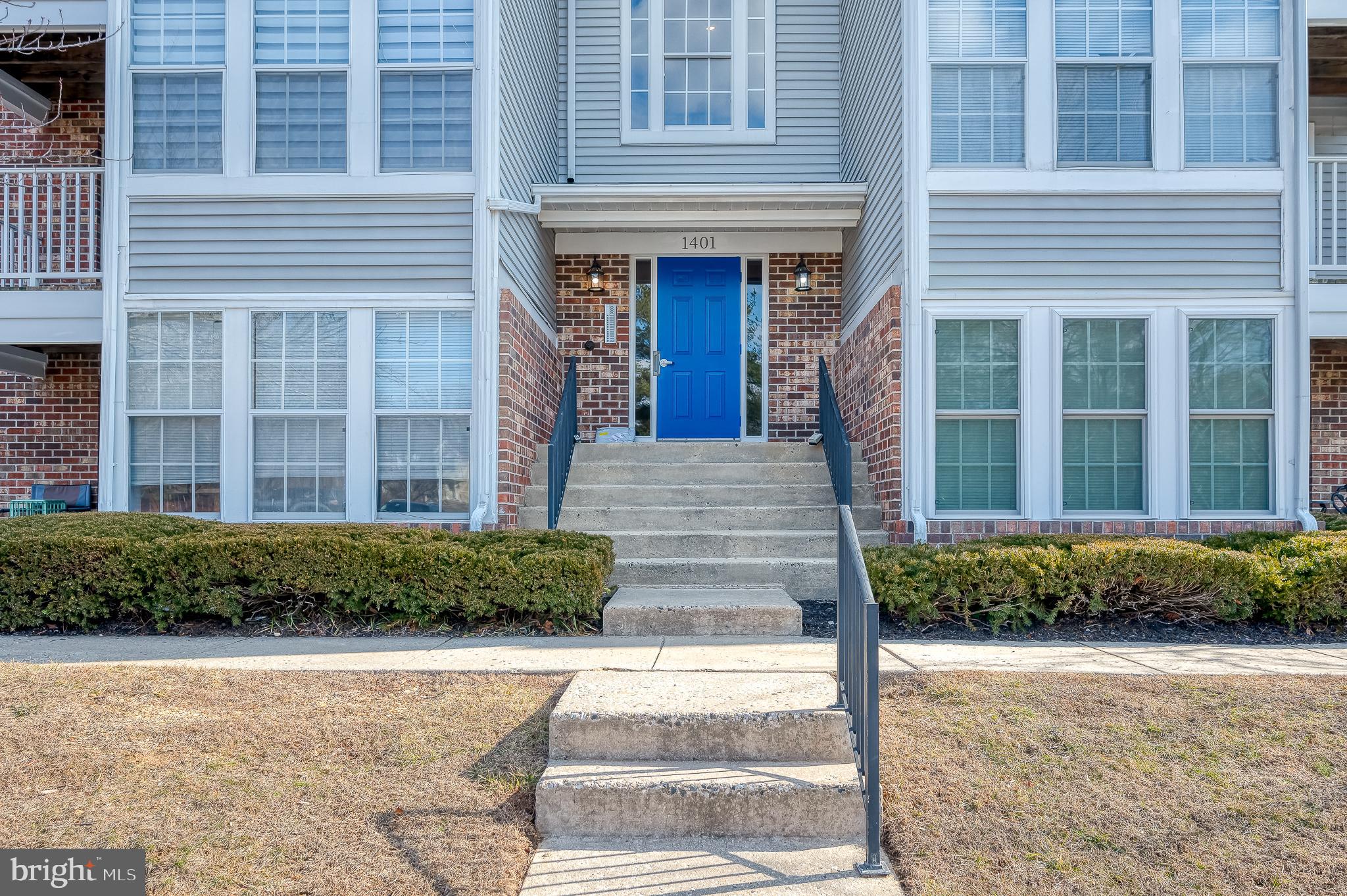 RIVERSIDE - Residential Lease