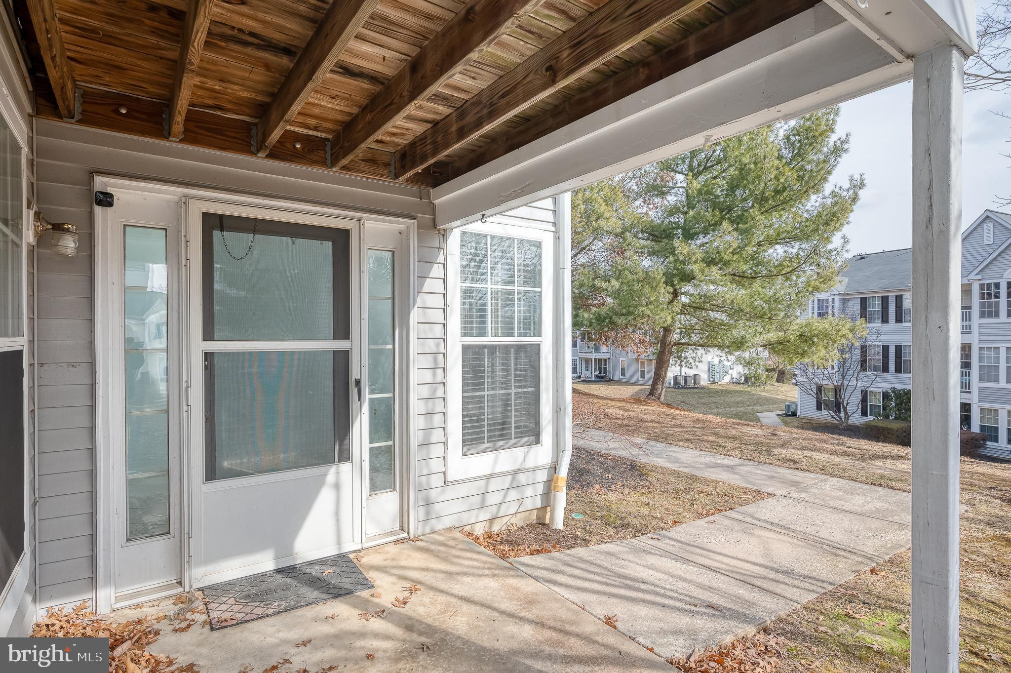 RIVERSIDE - Residential Lease