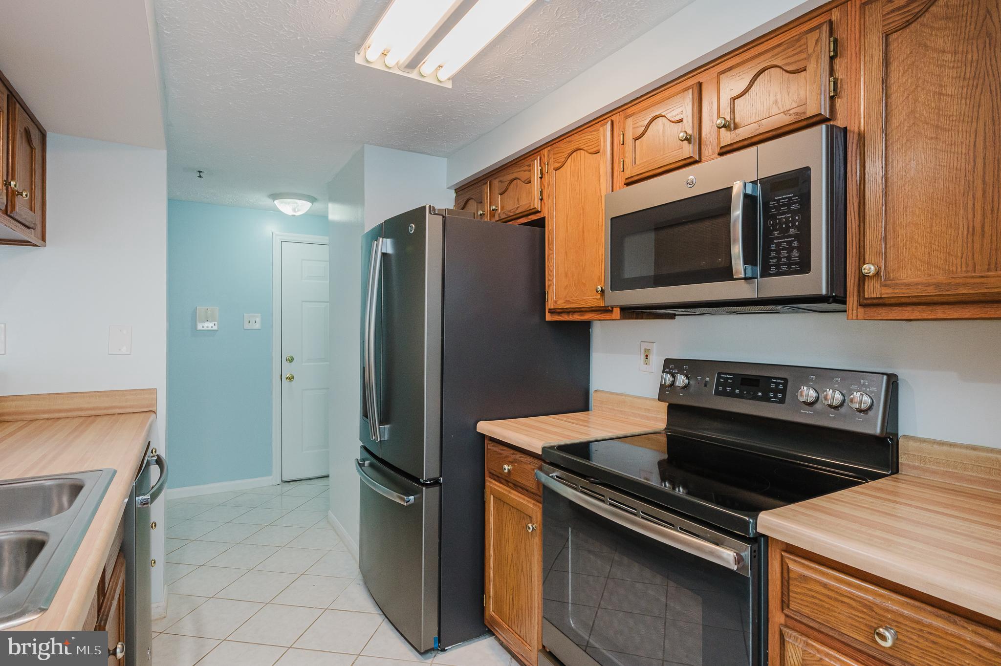 RIVERSIDE - Residential Lease