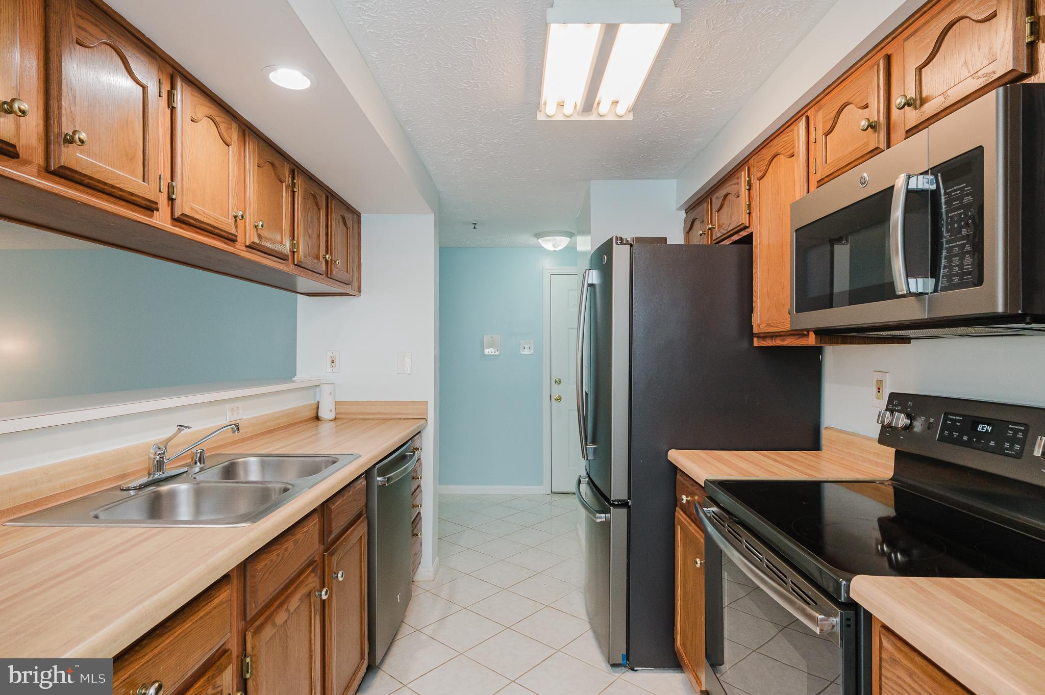 RIVERSIDE - Residential Lease