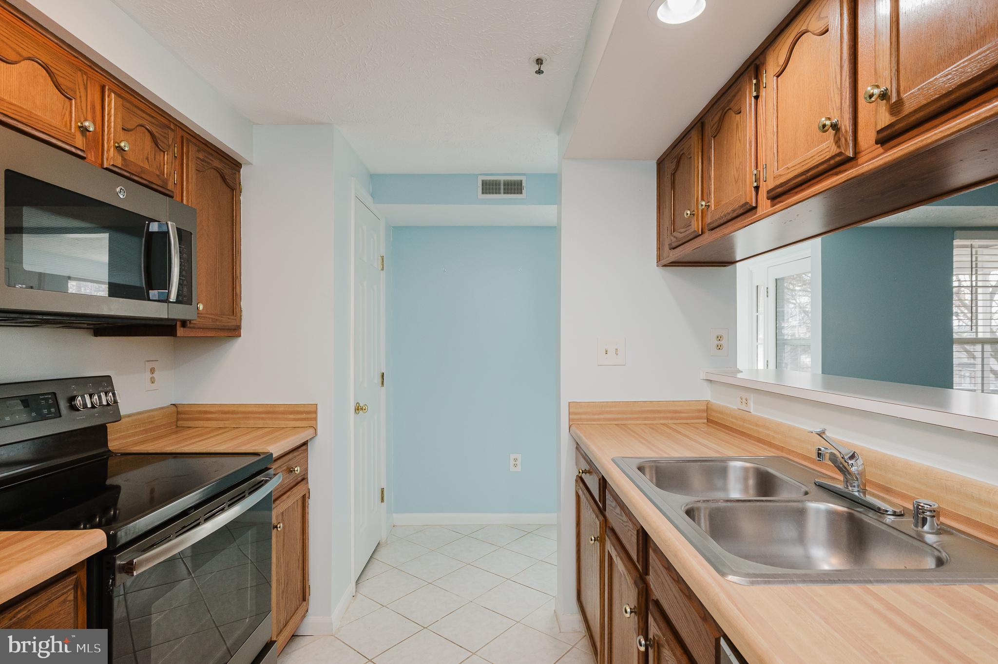 RIVERSIDE - Residential Lease