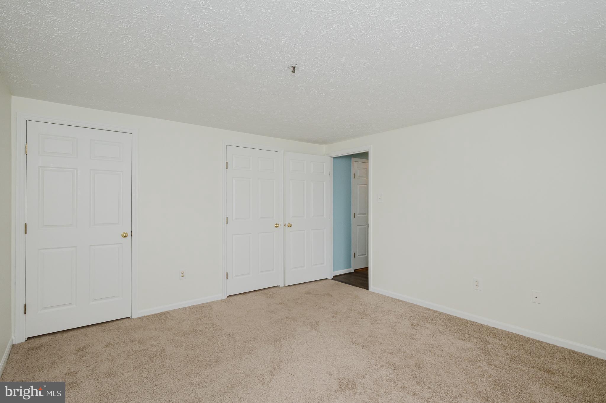 RIVERSIDE - Residential Lease