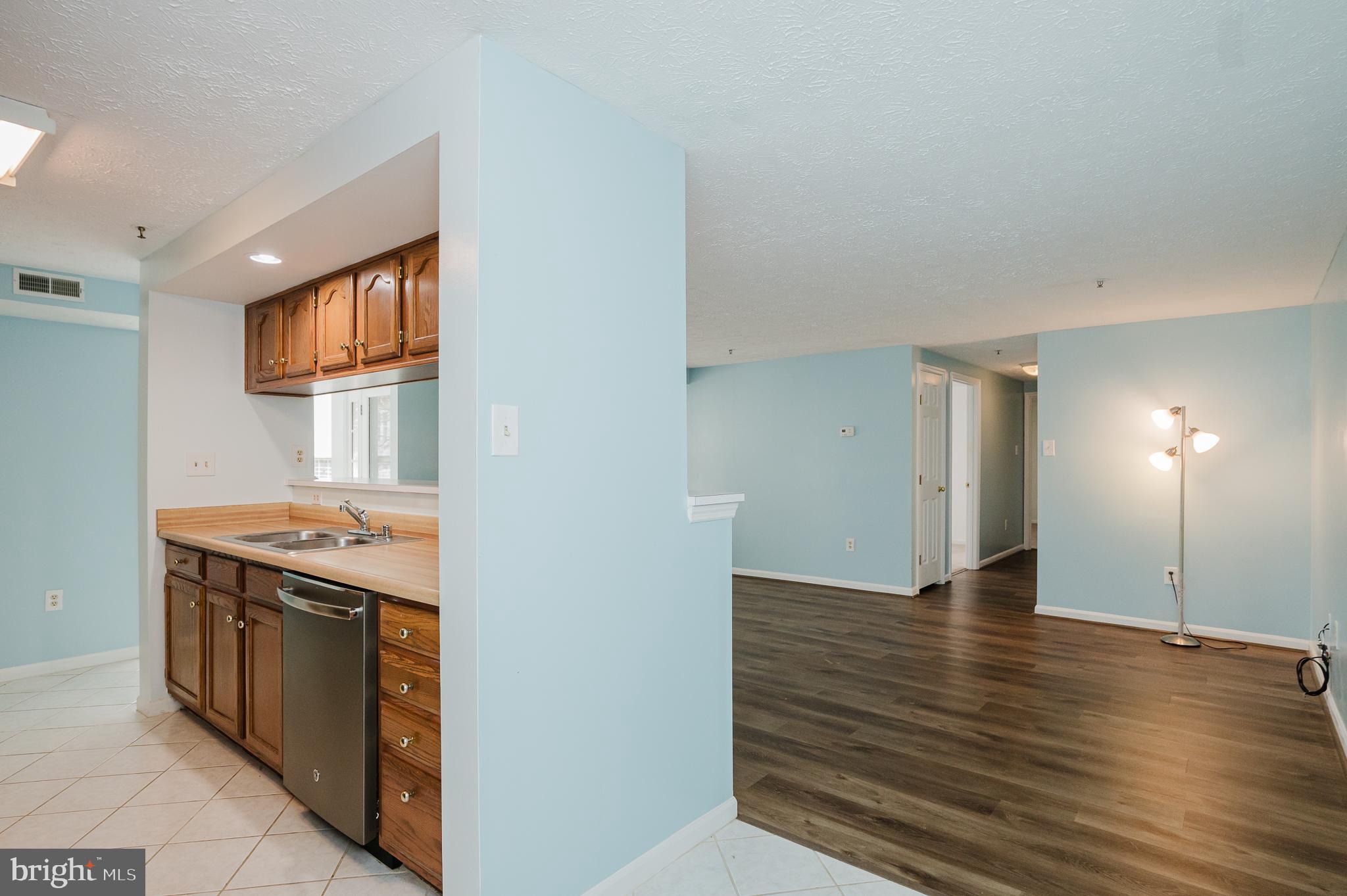 RIVERSIDE - Residential Lease