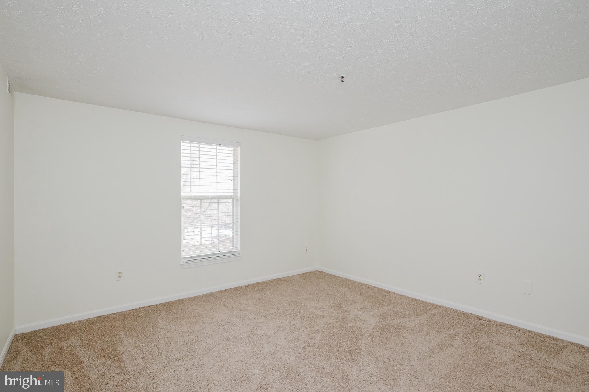 RIVERSIDE - Residential Lease