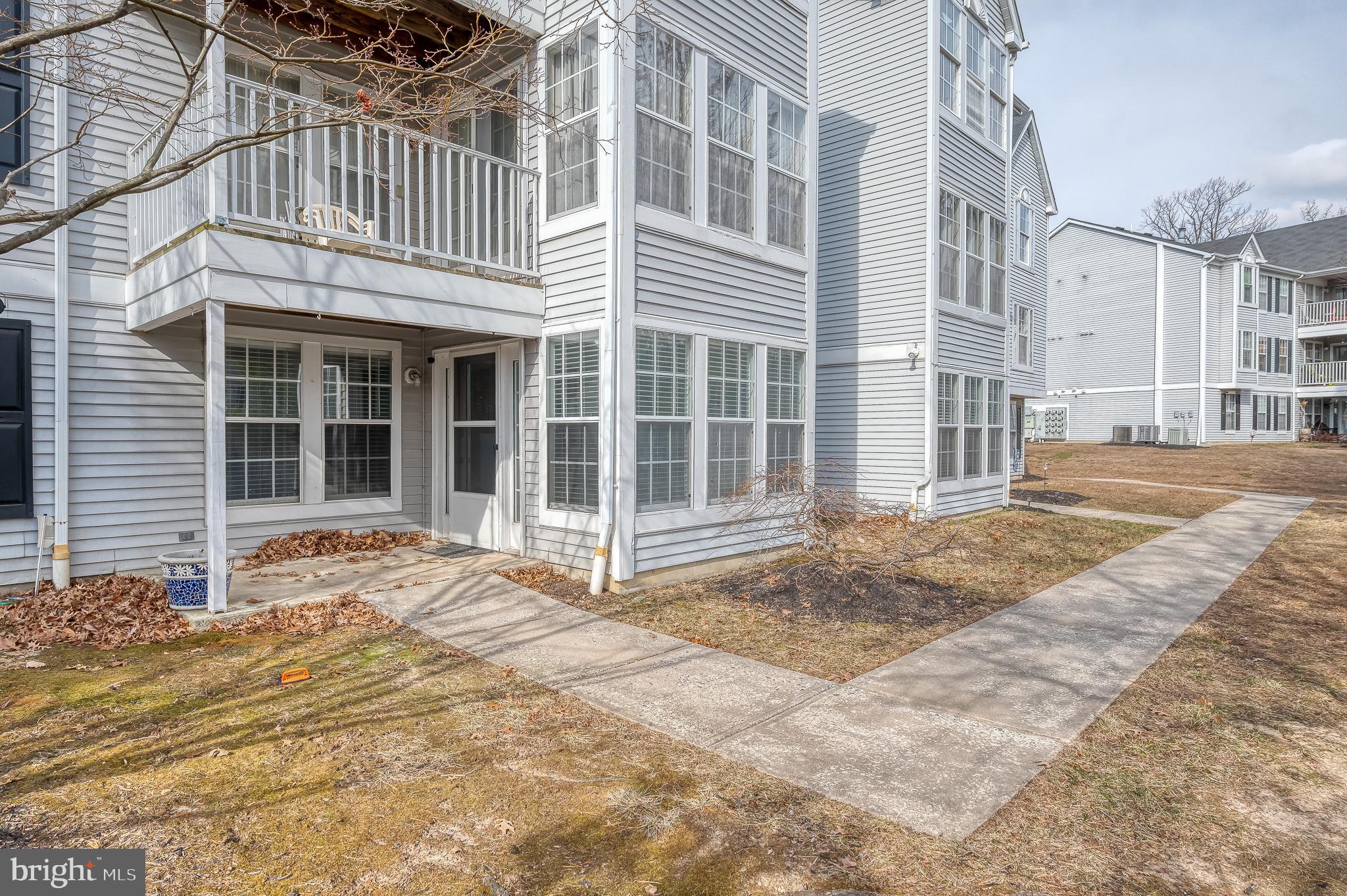 RIVERSIDE - Residential Lease