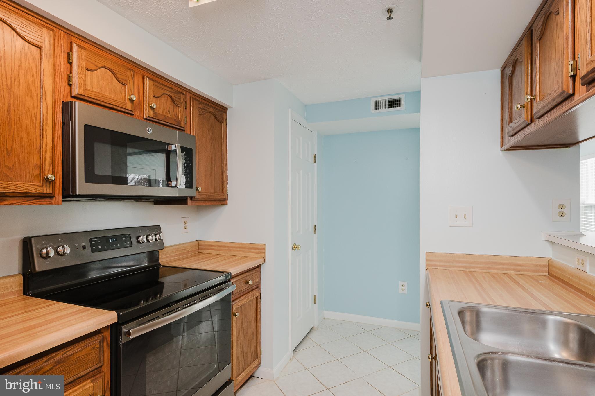 RIVERSIDE - Residential Lease