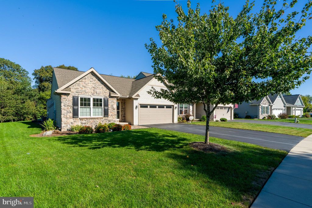 Photo of 5179 Oak Leaf Drive, MOUNT JOY, PA 17552 (MLS # PALA2079154)