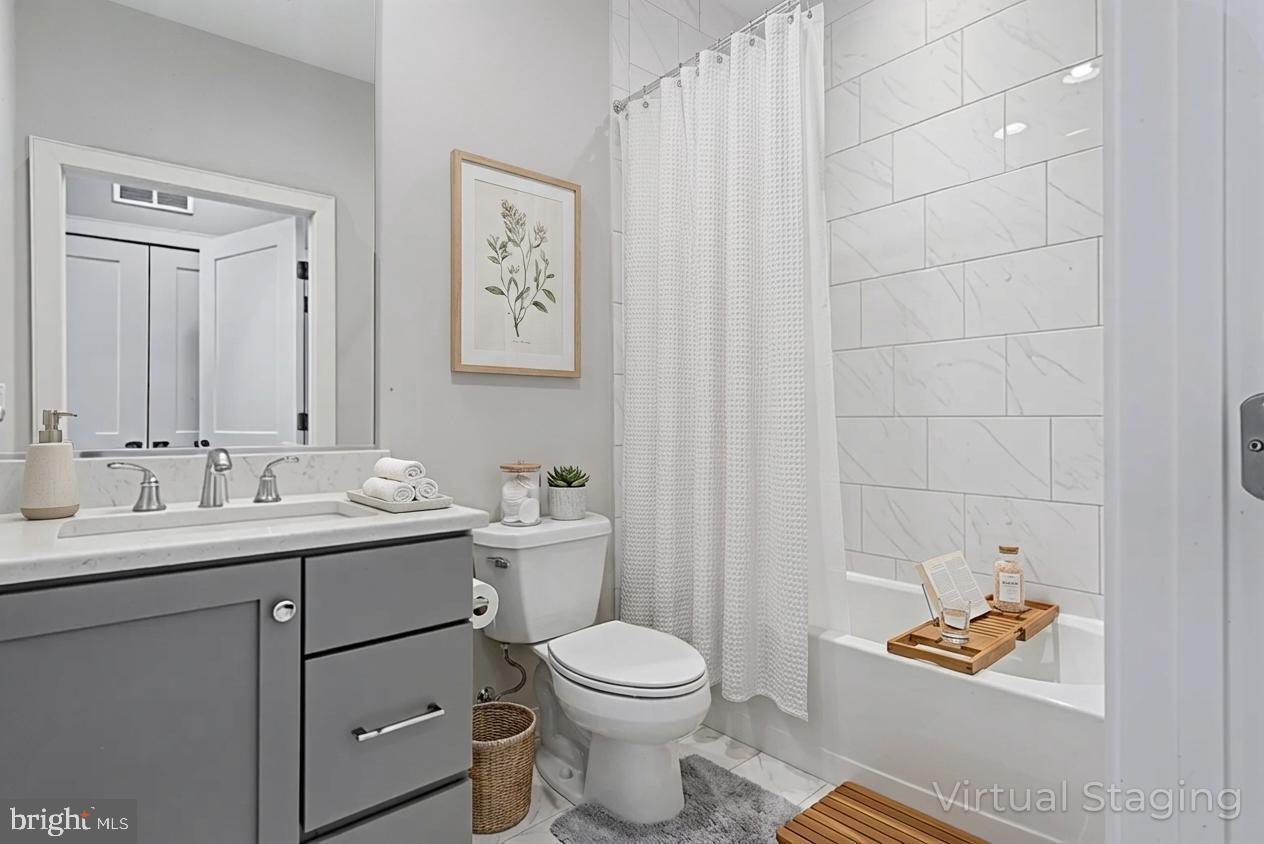 THE TOWNES AT GROSVENOR PLACE - Residential