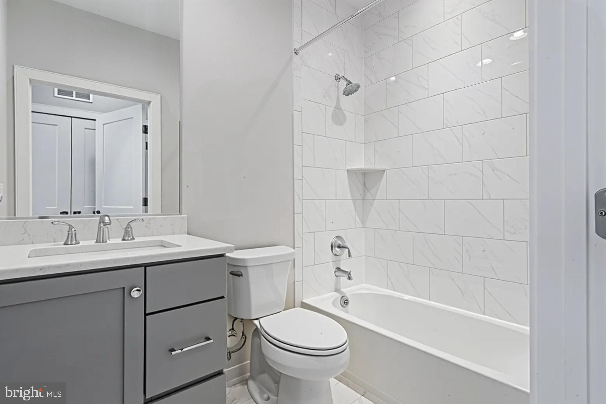 THE TOWNES AT GROSVENOR PLACE - Residential