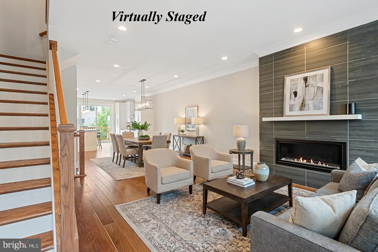 THE TOWNES AT GROSVENOR PLACE - Residential