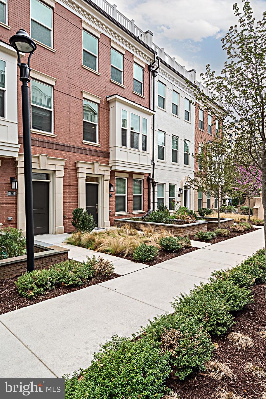 THE TOWNES AT GROSVENOR PLACE - Residential