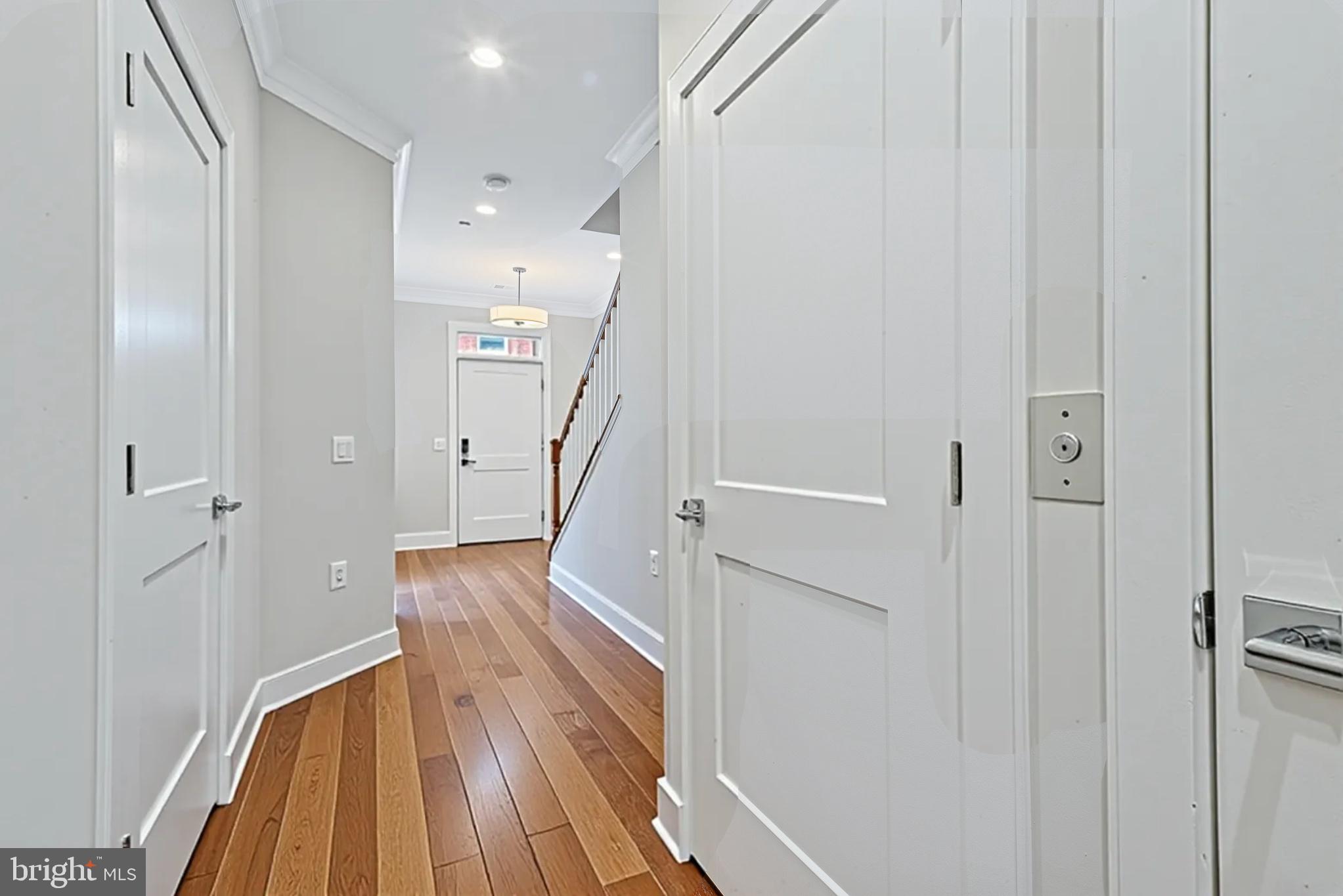 THE TOWNES AT GROSVENOR PLACE - Residential