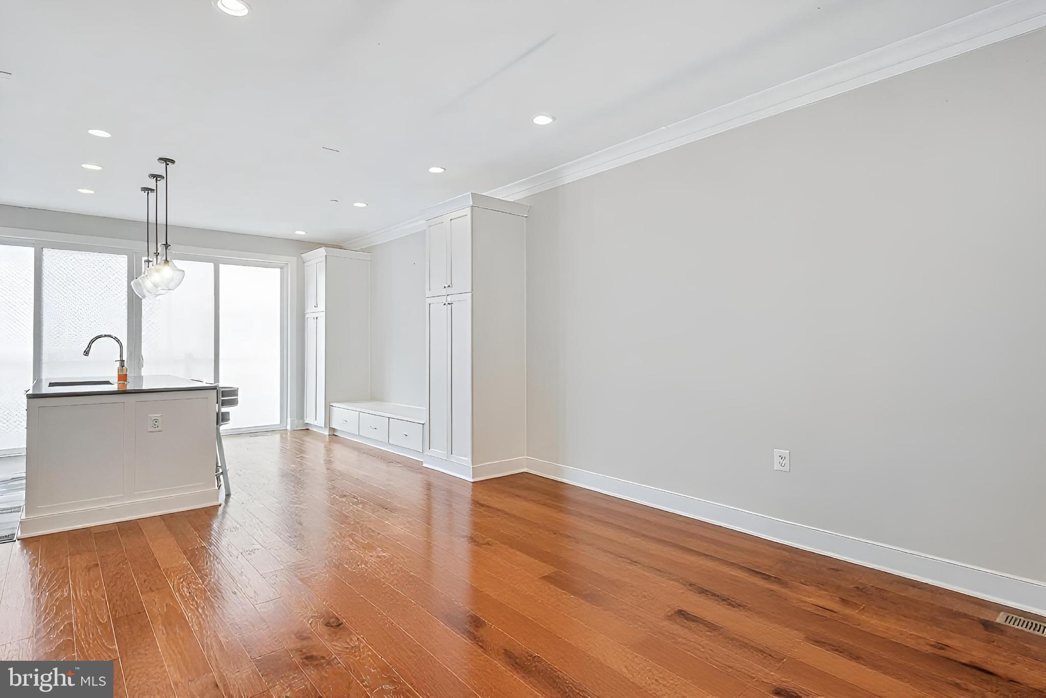 THE TOWNES AT GROSVENOR PLACE - Residential