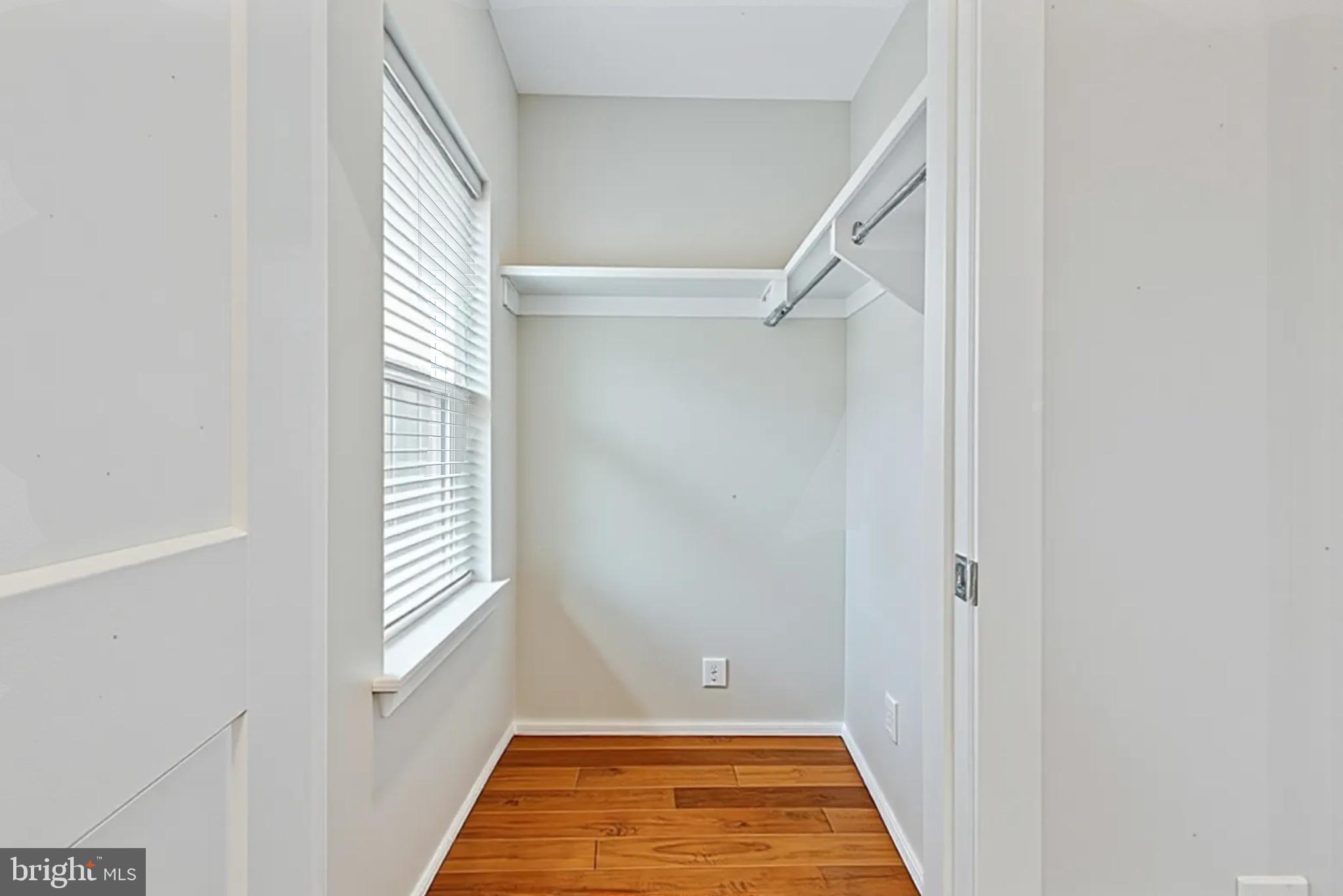 THE TOWNES AT GROSVENOR PLACE - Residential