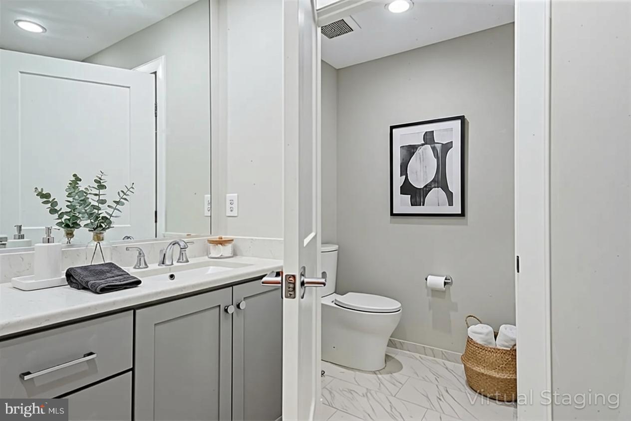 THE TOWNES AT GROSVENOR PLACE - Residential