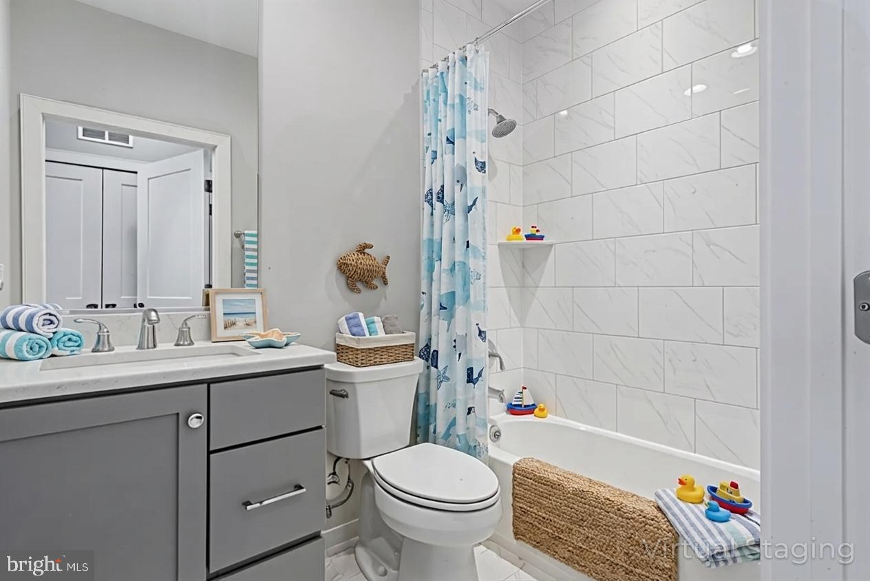 THE TOWNES AT GROSVENOR PLACE - Residential