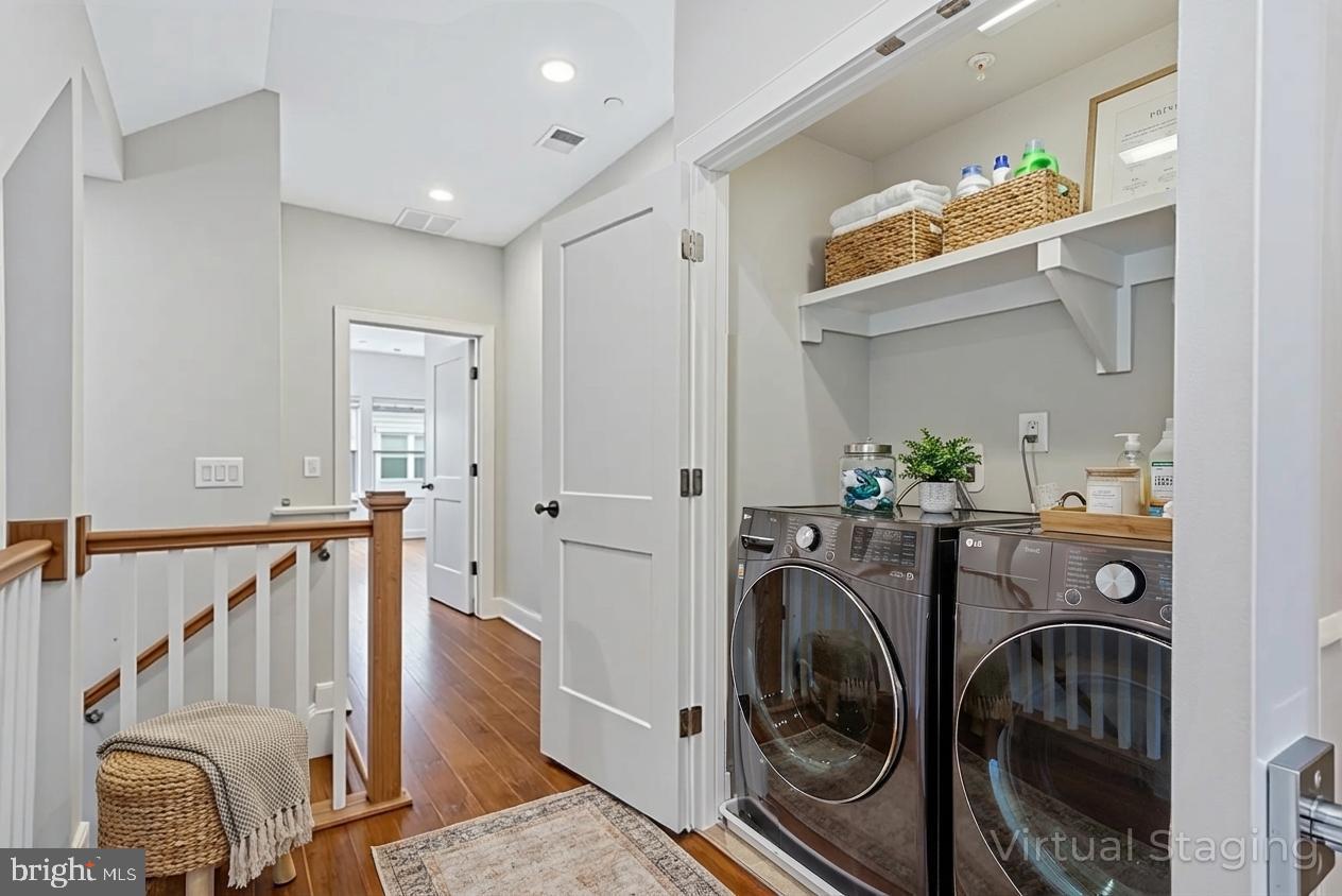 THE TOWNES AT GROSVENOR PLACE - Residential