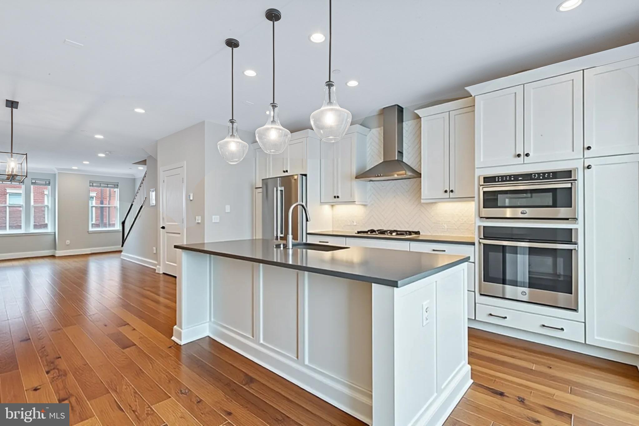 THE TOWNES AT GROSVENOR PLACE - Residential