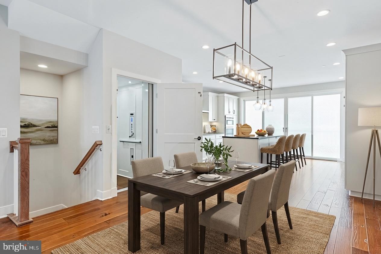 THE TOWNES AT GROSVENOR PLACE - Residential