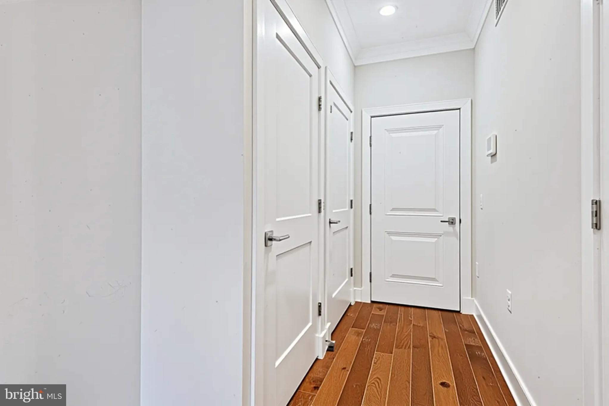 THE TOWNES AT GROSVENOR PLACE - Residential