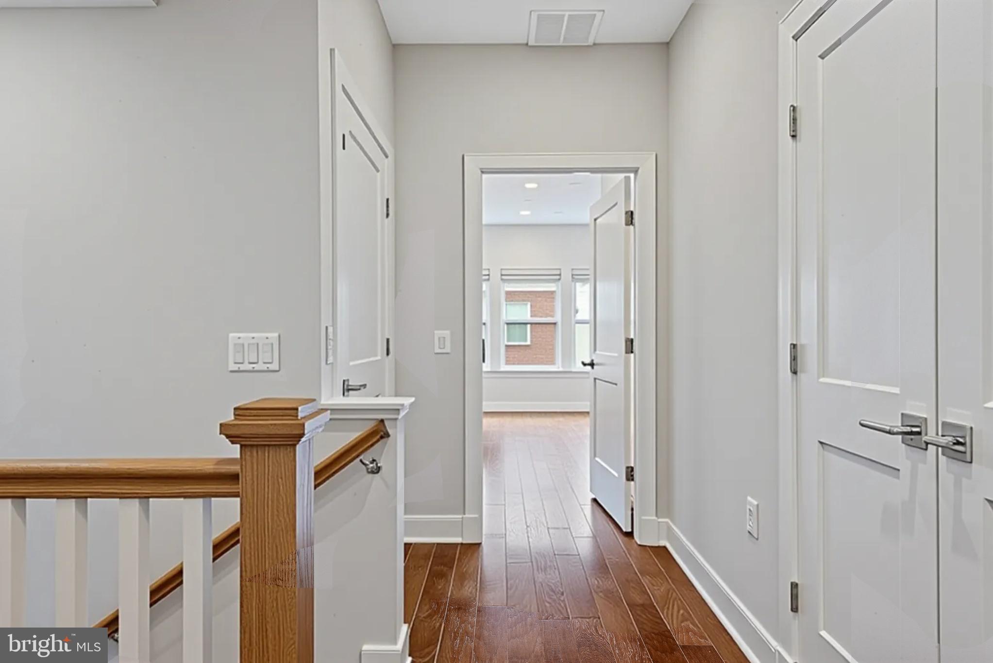 THE TOWNES AT GROSVENOR PLACE - Residential