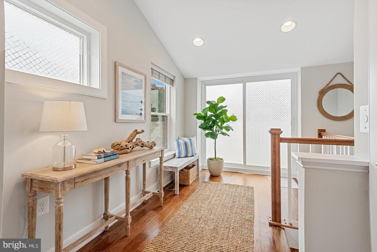 THE TOWNES AT GROSVENOR PLACE - Residential