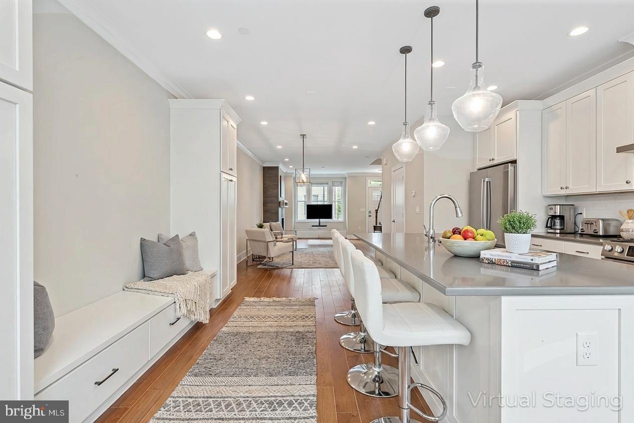 THE TOWNES AT GROSVENOR PLACE - Residential