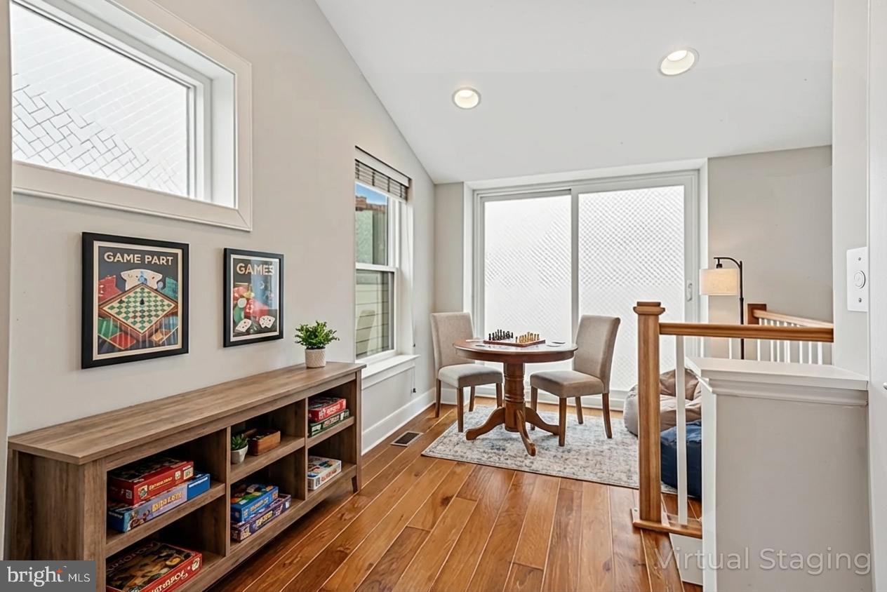 THE TOWNES AT GROSVENOR PLACE - Residential