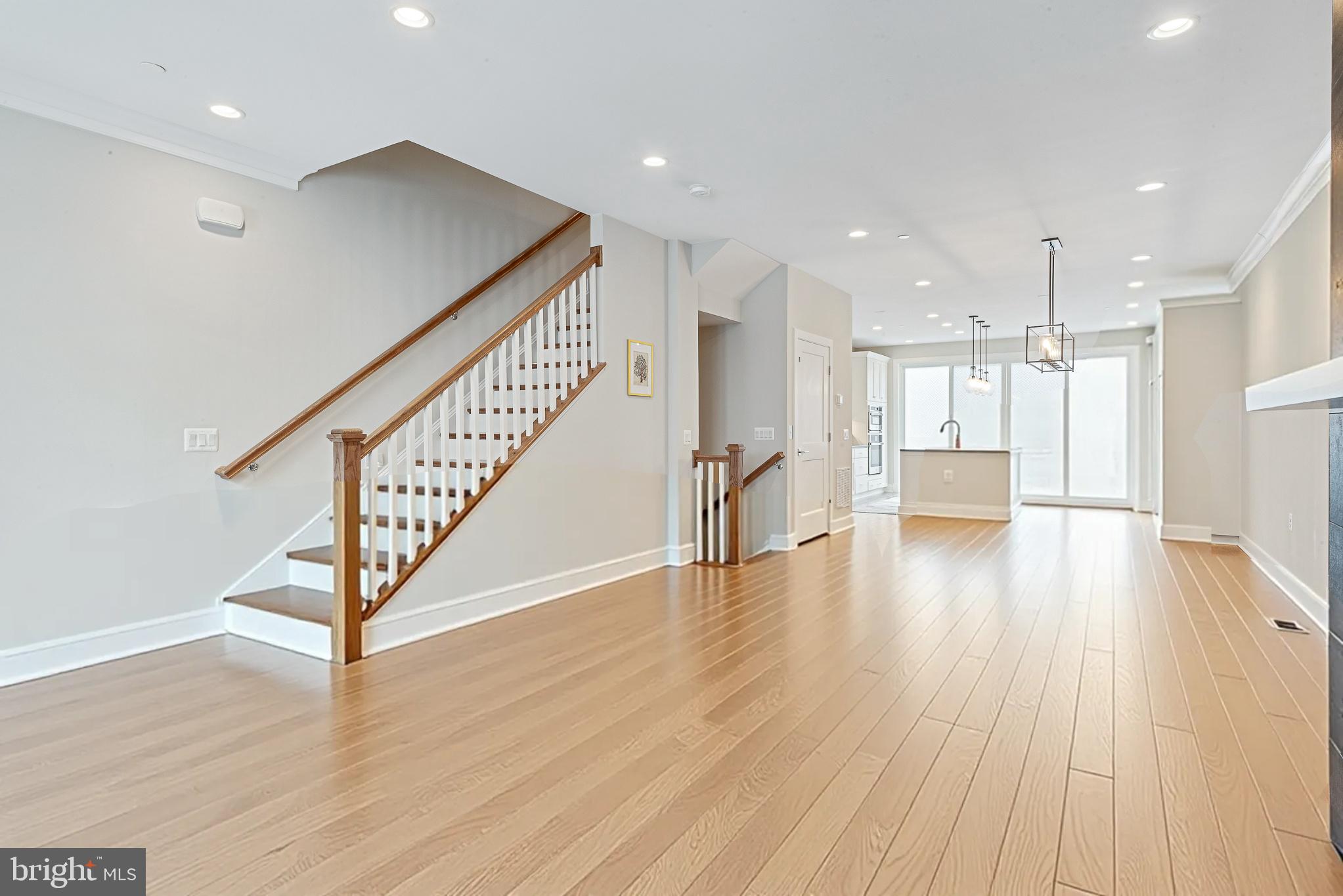 THE TOWNES AT GROSVENOR PLACE - Residential