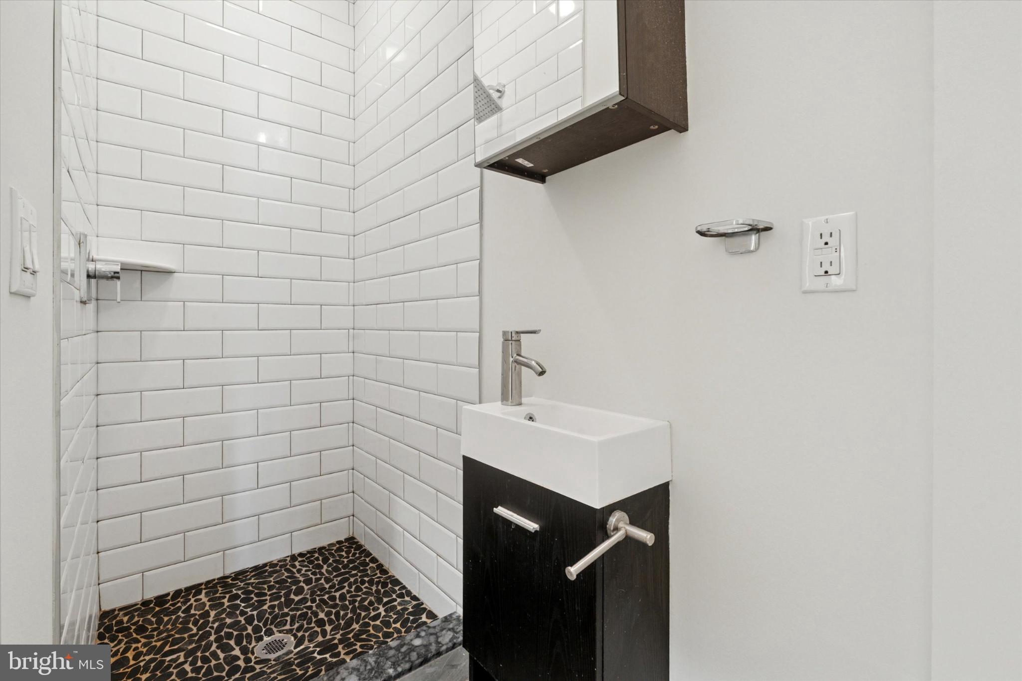 MANTUA - Residential