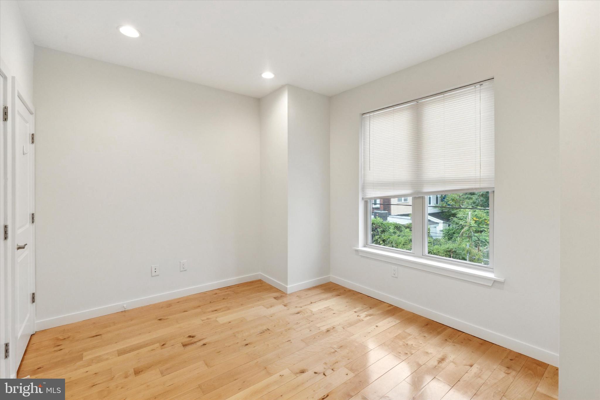 MANTUA - Residential