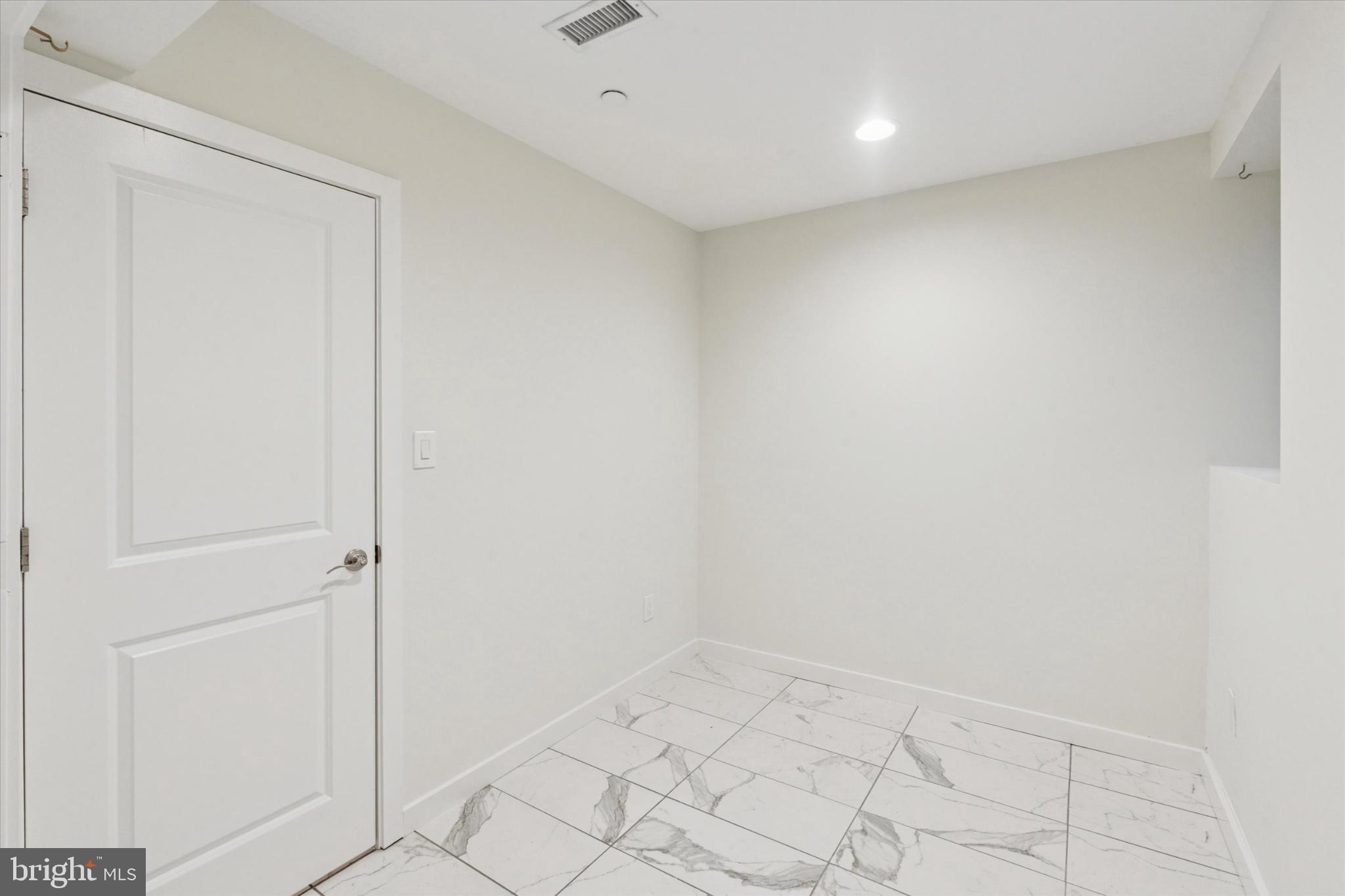 MANTUA - Residential