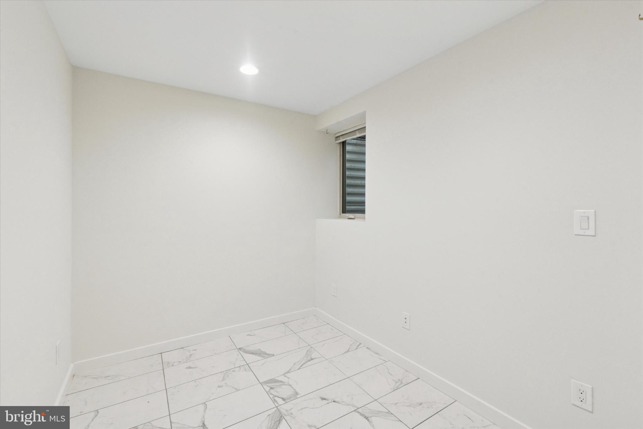 MANTUA - Residential