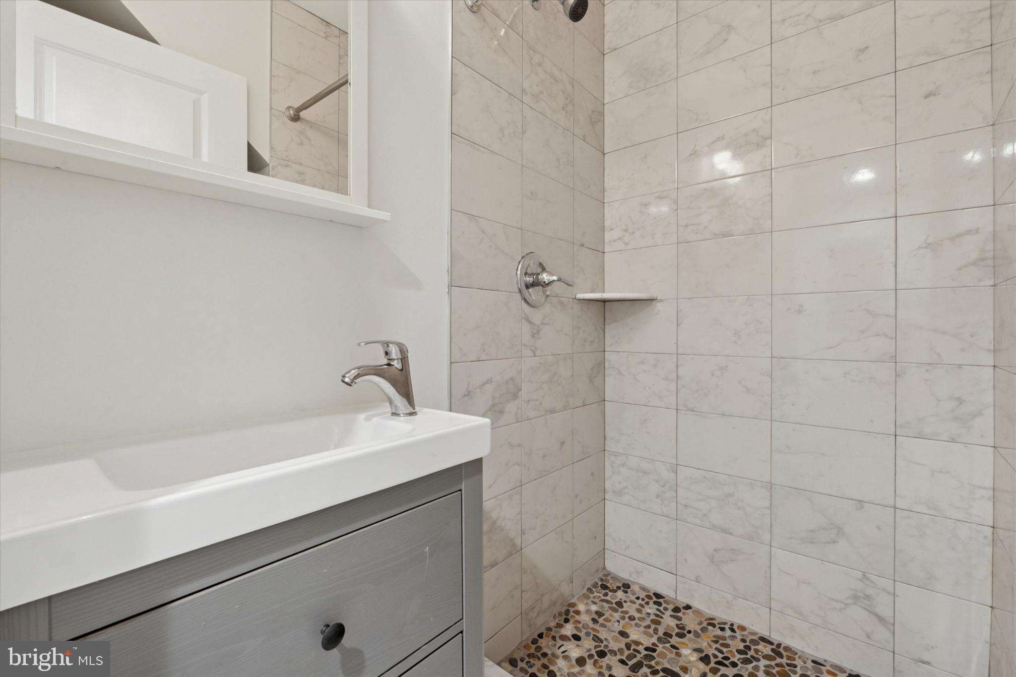 MANTUA - Residential