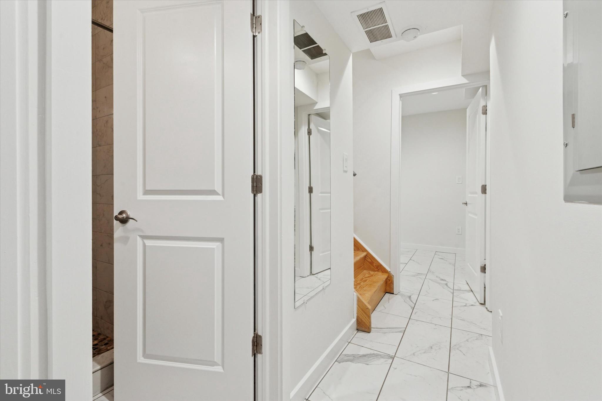 MANTUA - Residential