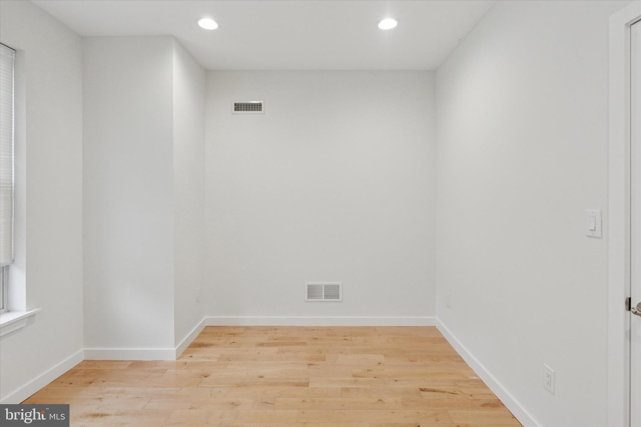 MANTUA - Residential