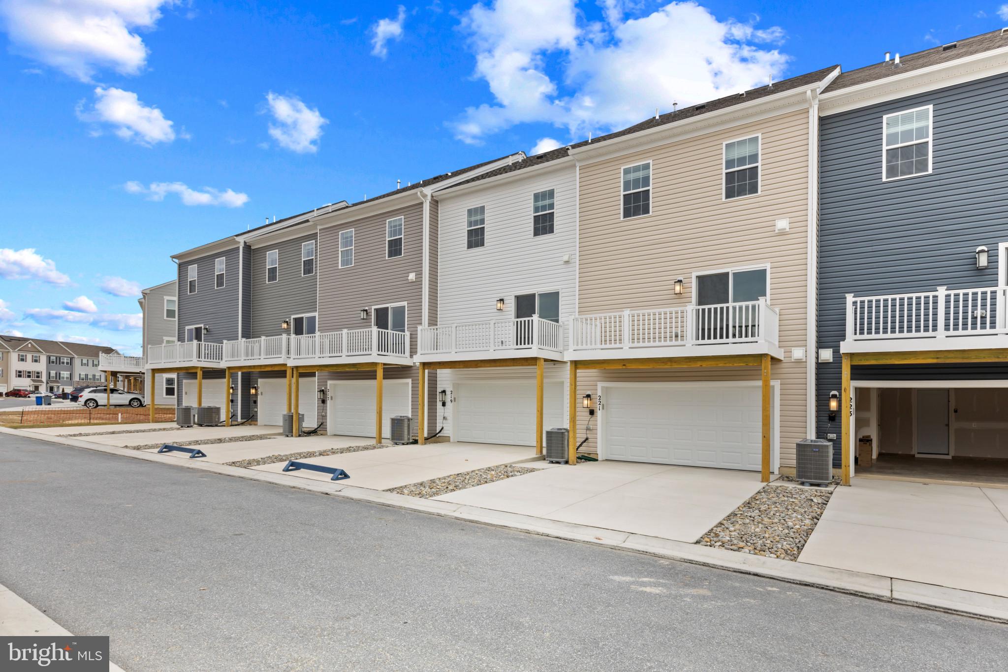 MAGNOLIA LANDING - Residential