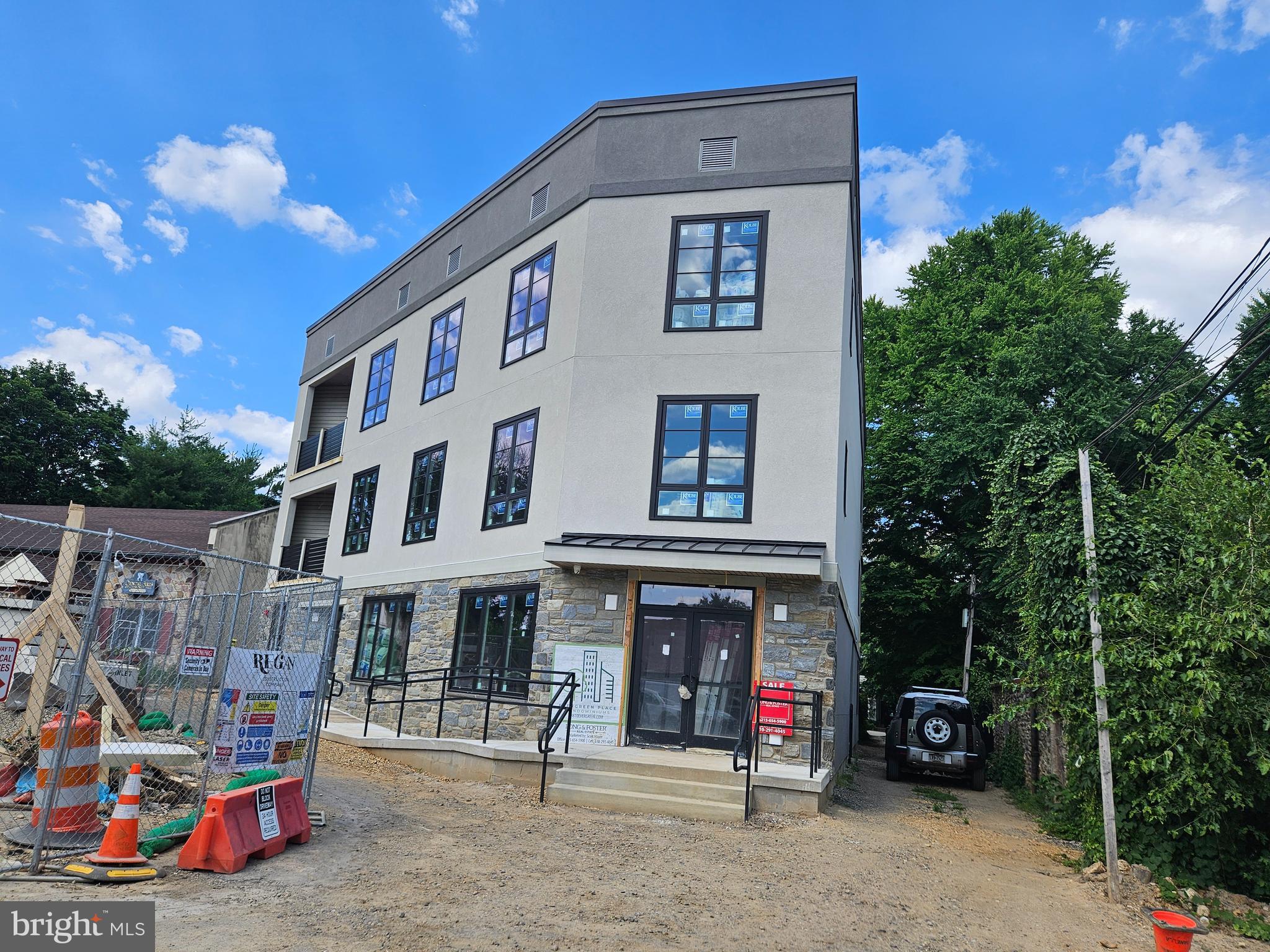 CHESTNUT HILL - Residential