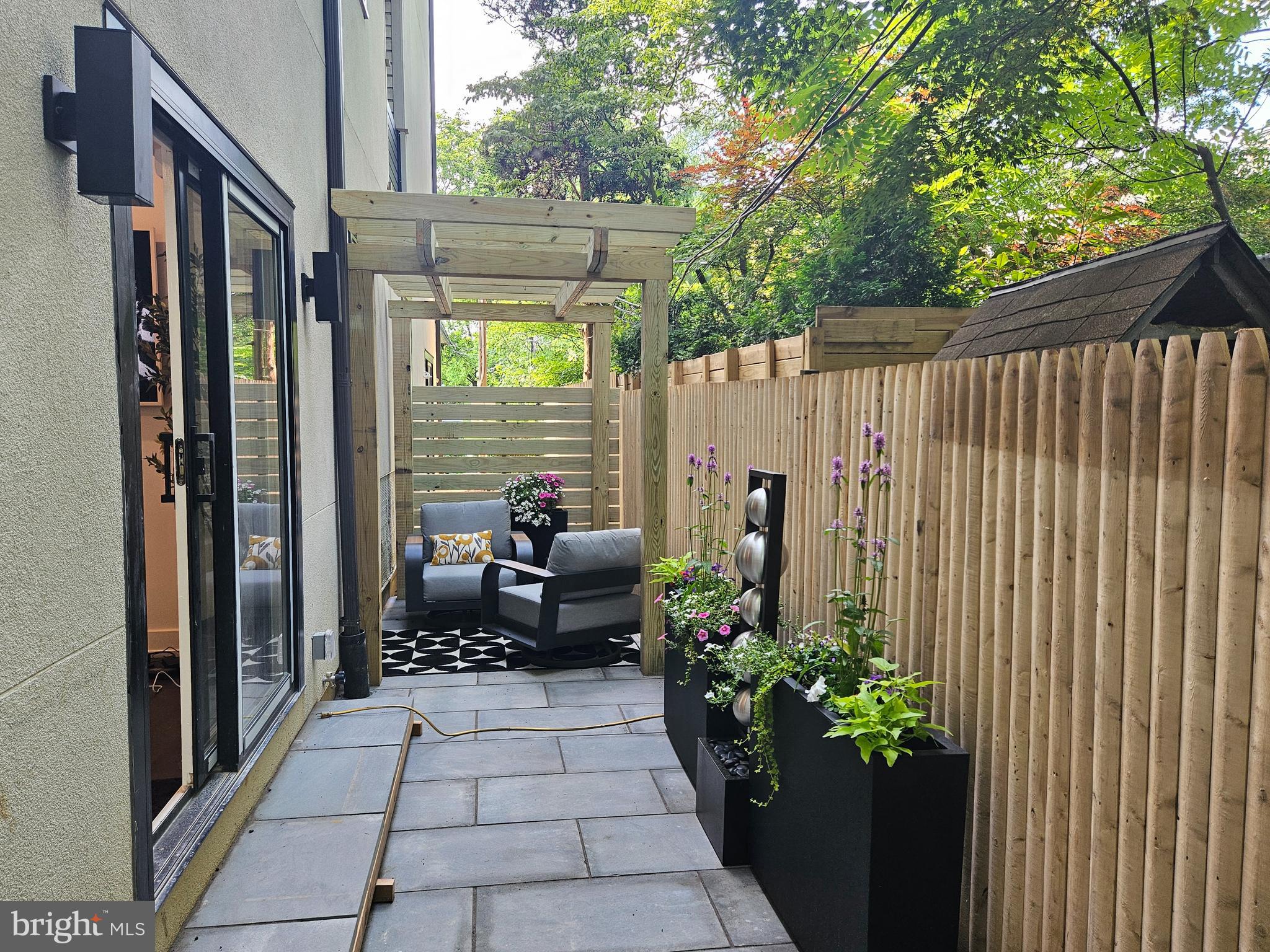 CHESTNUT HILL - Residential