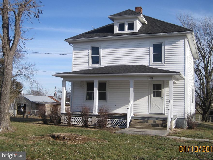 Investors notice!2 properties for the one price. Yesteryear charm with this colonial with good bones! As been one family home for many years. Mobile in back is currently occupied, colonial in front was recently rented. Garage for plenty of storage. Close to Air Guard for additional rental possibilities! Very nice level lot, chain link fence separates the 2 properties.5000 FOR CLOSING OR REPAIRS.